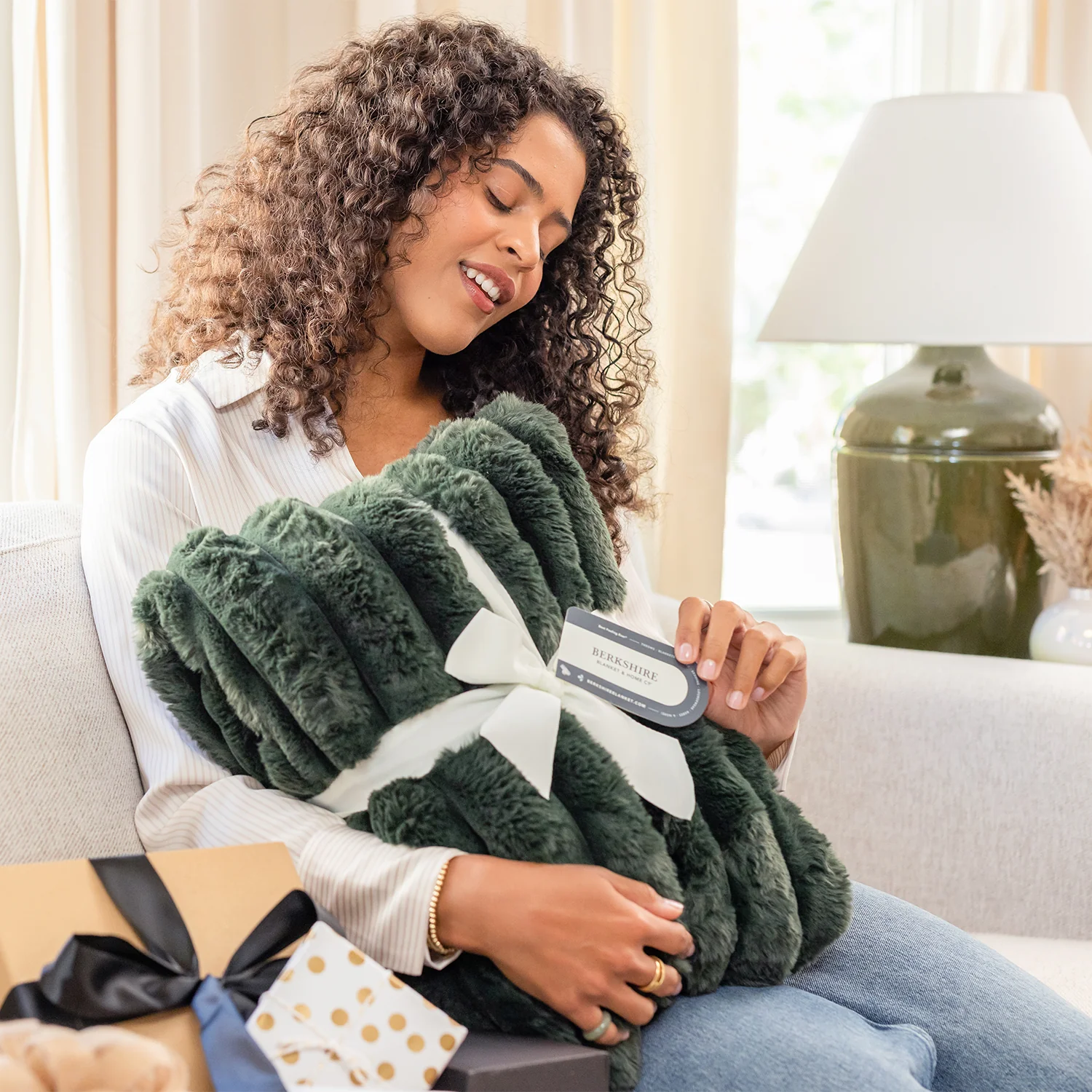 Acadia Faux Fur Throw - Image 10