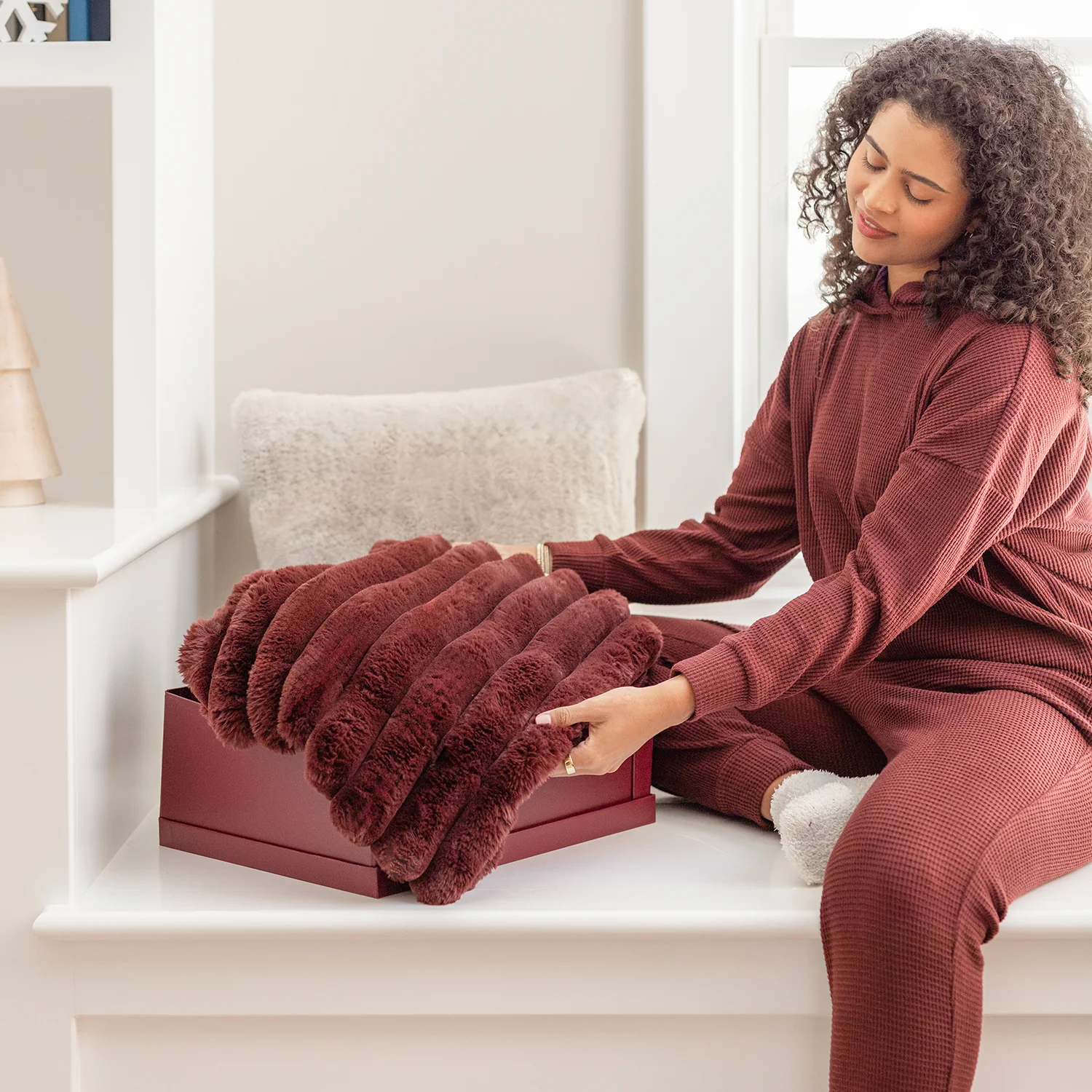 Acadia Faux Fur Throw - Image 20