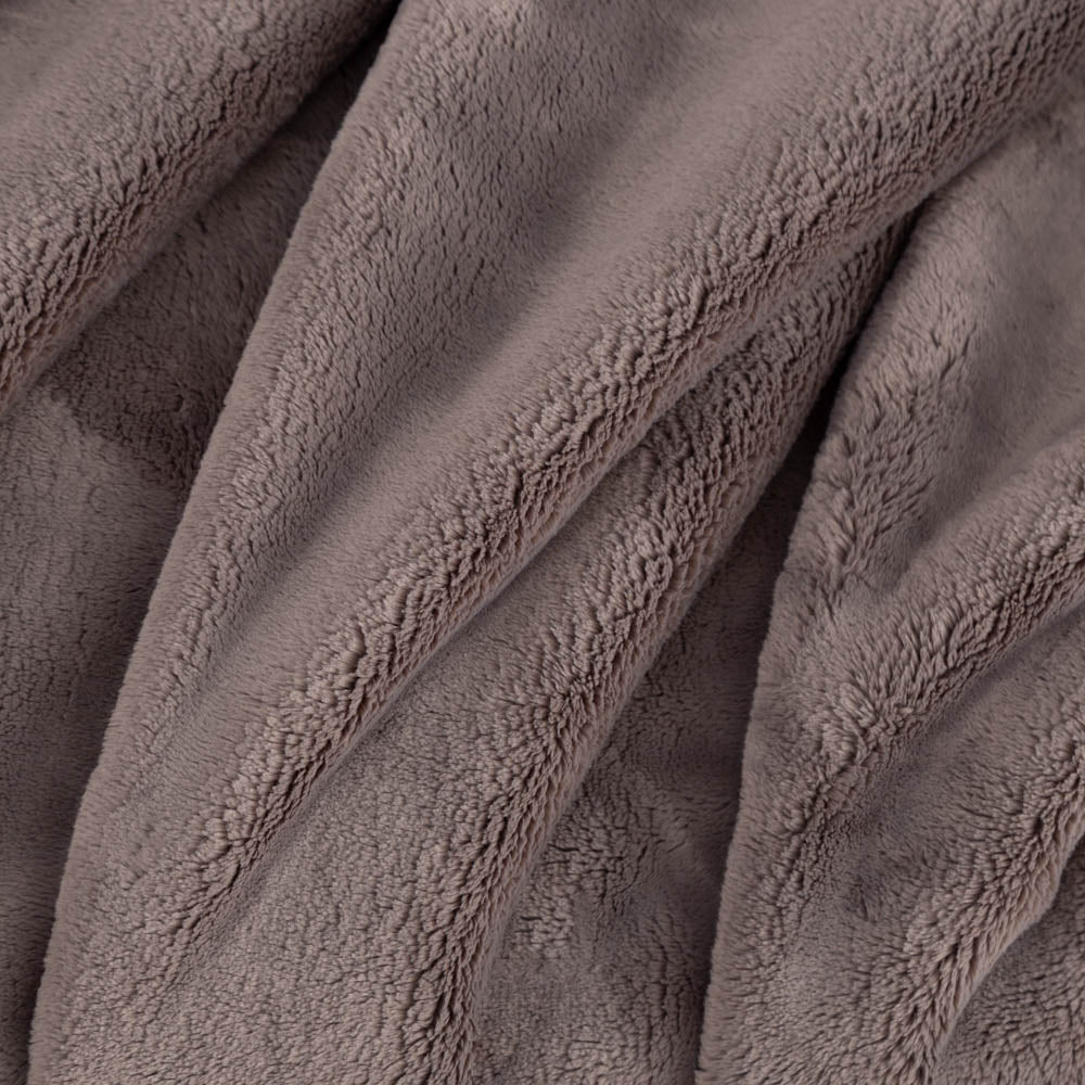 Heavyweight PrimaLush™ Throw - Image 11
