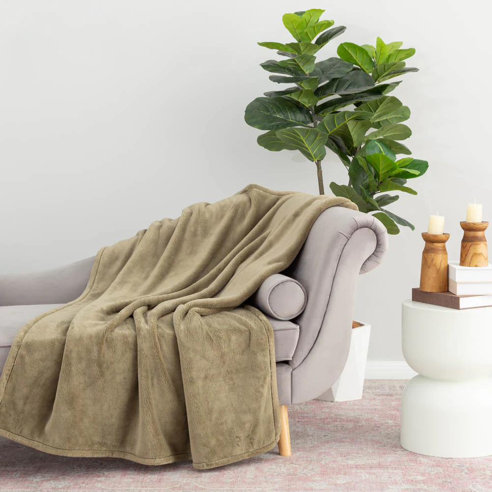 Heavyweight PrimaLush™ Throw - Image 18