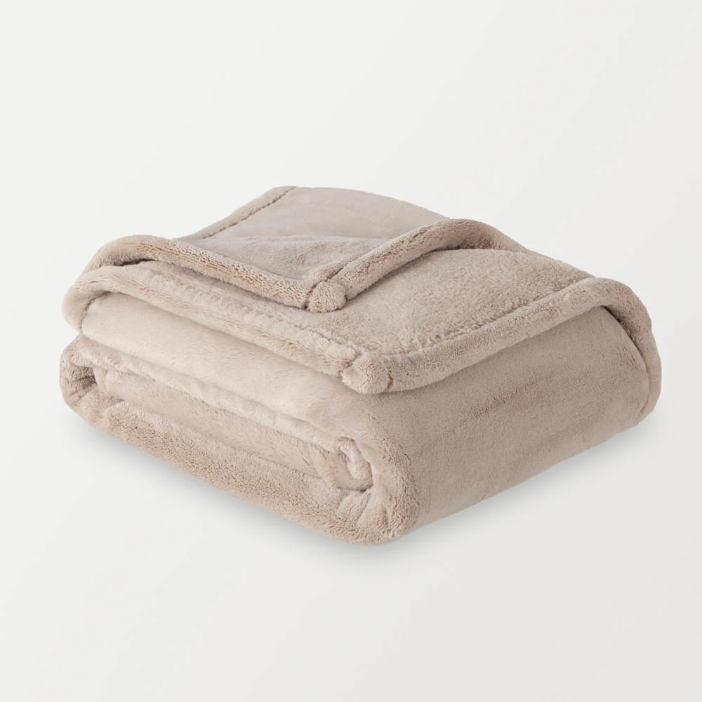 Heavyweight PrimaLush™ Throw - Image 5