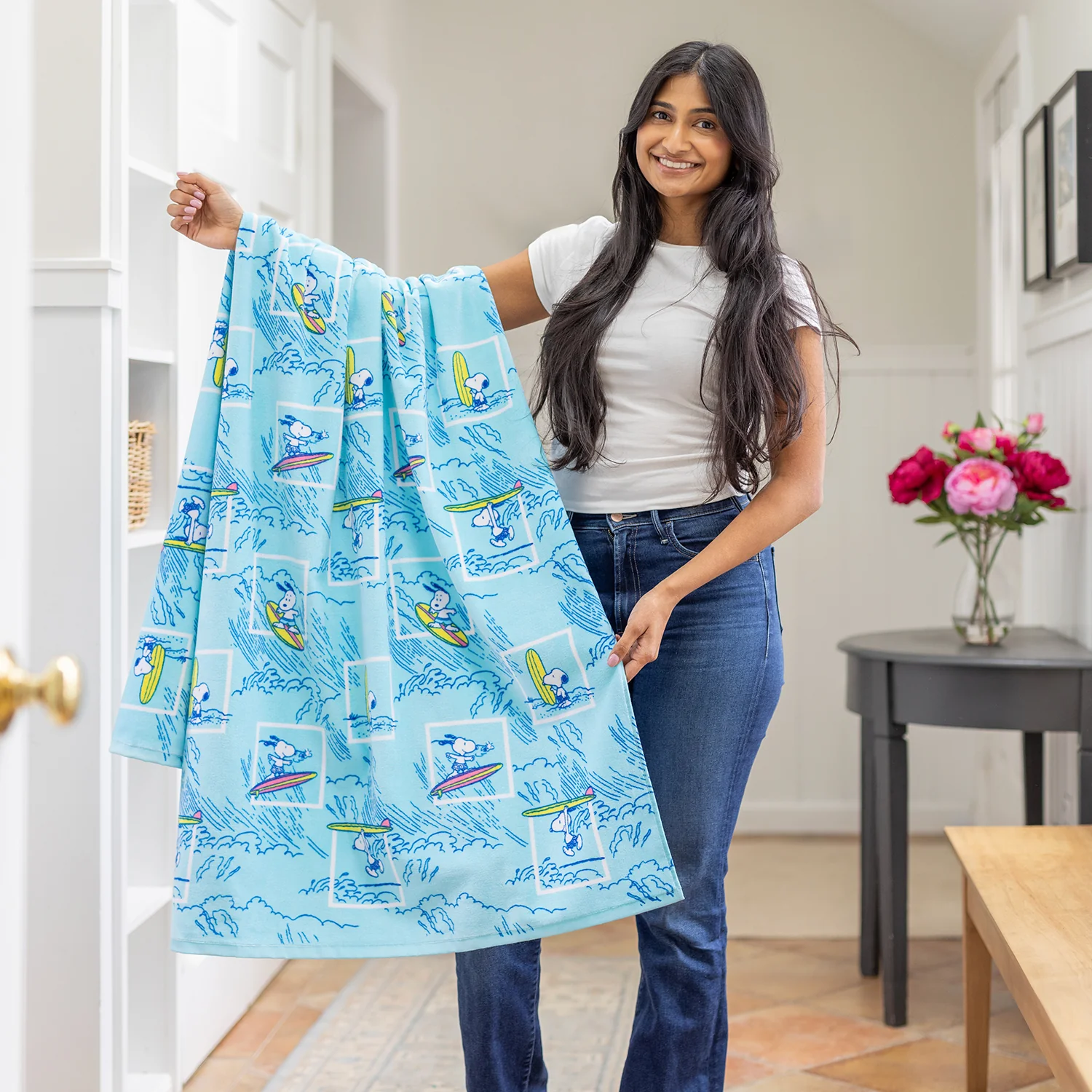 Peanuts® Oversized Beach Towel - Image 4