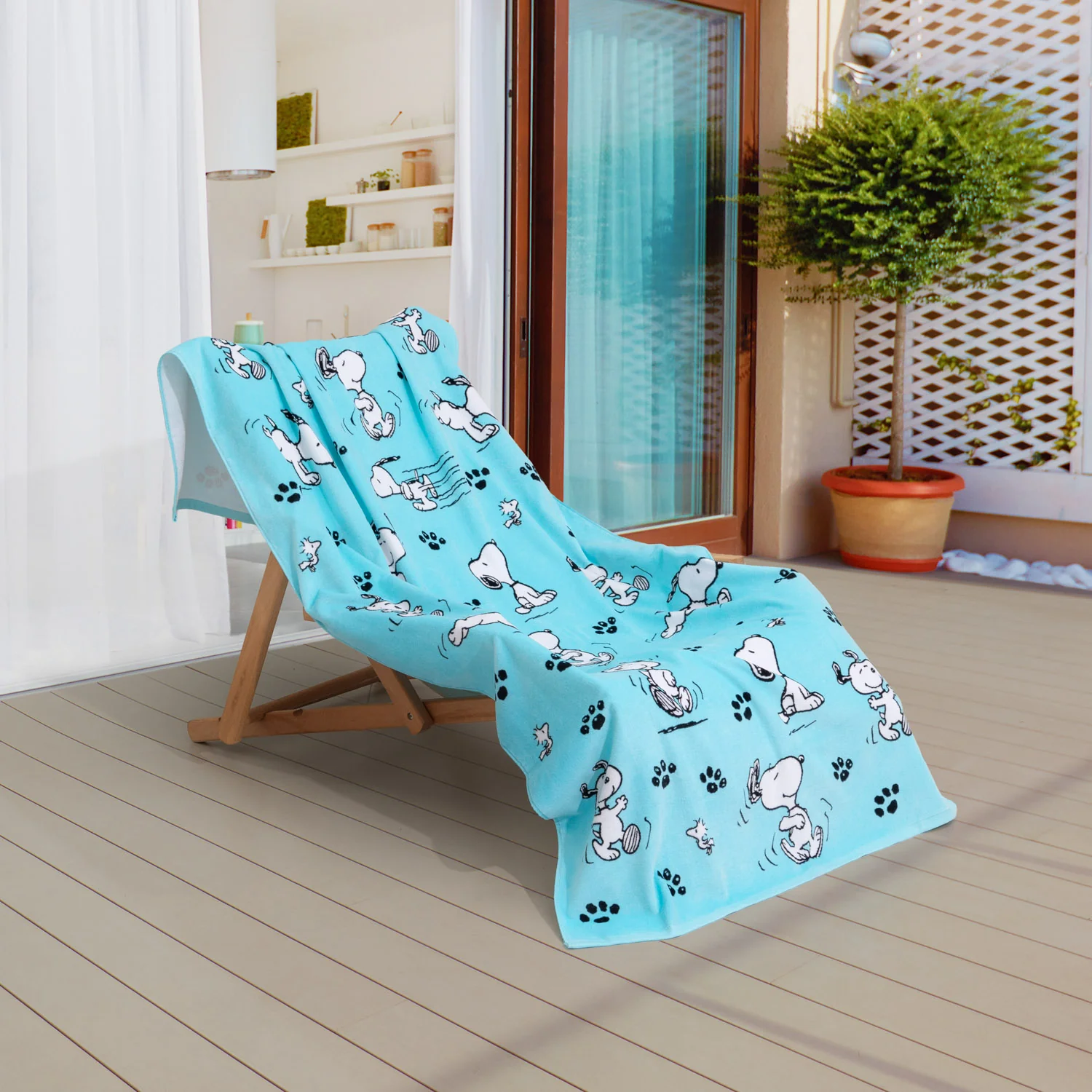 Peanuts® Oversized Beach Towel - Image 9