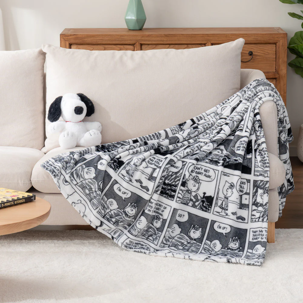 Peanuts® VelvetLoft® Throw - Image 11