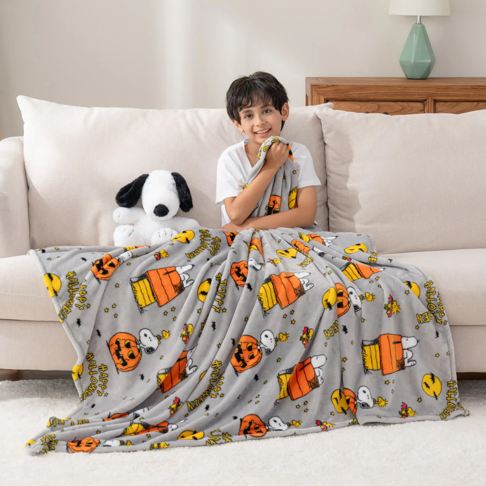 Peanuts® VelvetLoft® Throw - Image 27