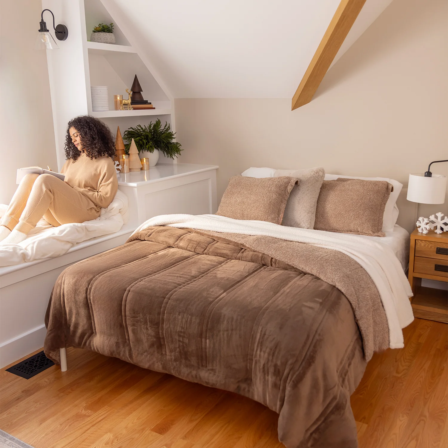 Retro Comfort Plush Comforter Set - Image 13