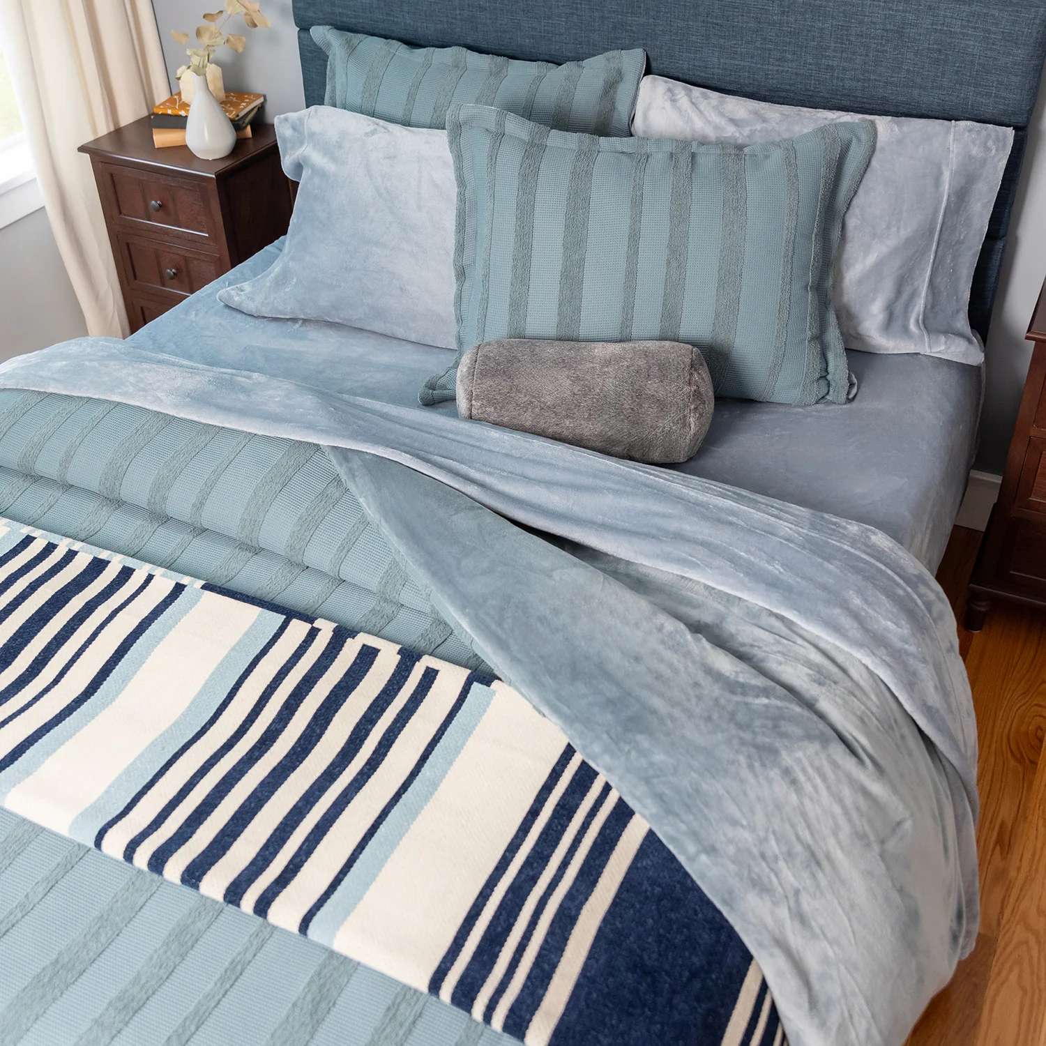 VelvetLoft® Plush Sheet Set - Image 40