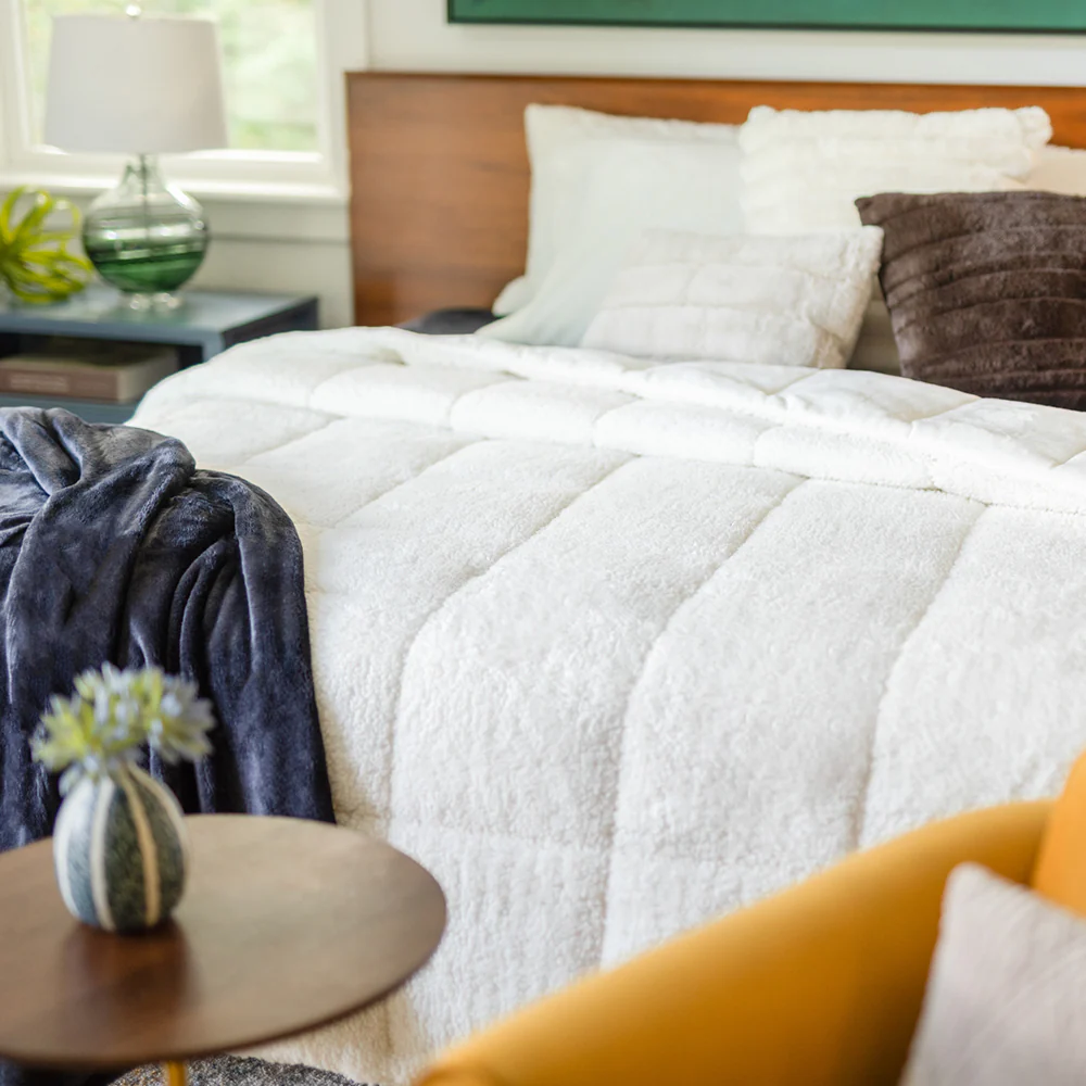 Reversible VelvetLoft® Sherpa Comforter Set - Image 19